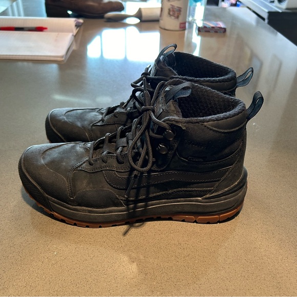 UltraCush Vans - Picture 4 of 6